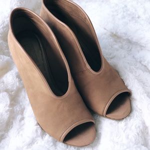 RACHEL Rachel Roy Shoes - Rachel Roy Tan Suede Boots Booties 6.5 RACHEL Rachel Roy Shoes - Rachel Roy Tan Suede Boots Booties 6.5
